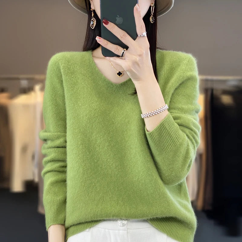 100% Merino Wool V-Neck Pullover
