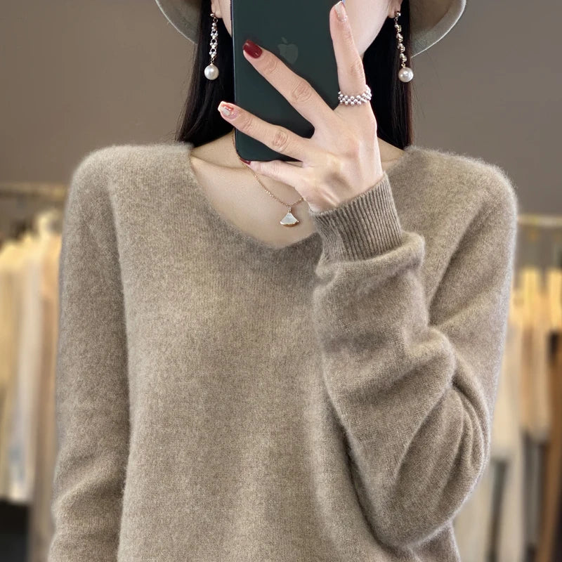 100% Merino Wool V-Neck Pullover