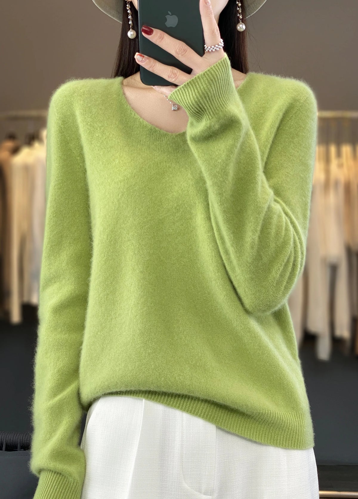 100% Merino Wool V-Neck Pullover